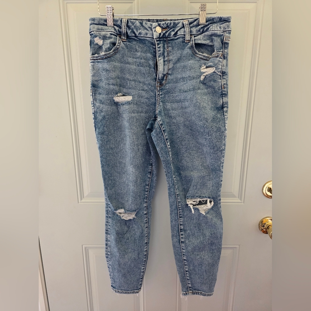 American Eagle Outfitters Light Blue Distressed Boyfriend Jeans